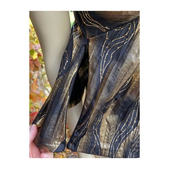 Maxmara Silk Top Black Gold Art Deco Twist Front V Neck - Picture 10 of 12